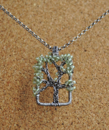 Oak Tree Necklace - Peridot / Main Image